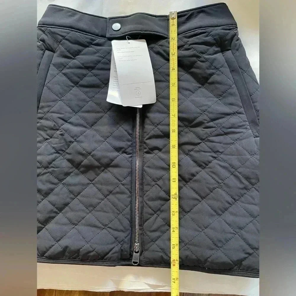 Athleta Apres Ski skirt quilted black zip up